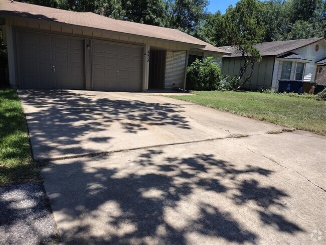 Building Photo - 4418 Dove Dr Rental