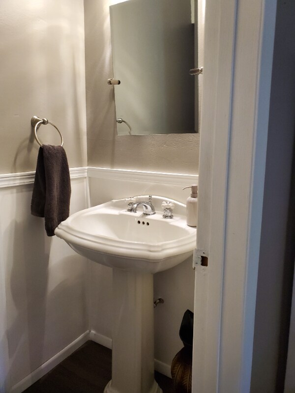 Photo - 1634 Helena Rd N