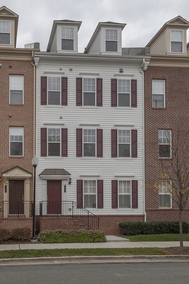 Gorgeous Townhome/Great Location! - Gorgeous Townhome/Great Location!