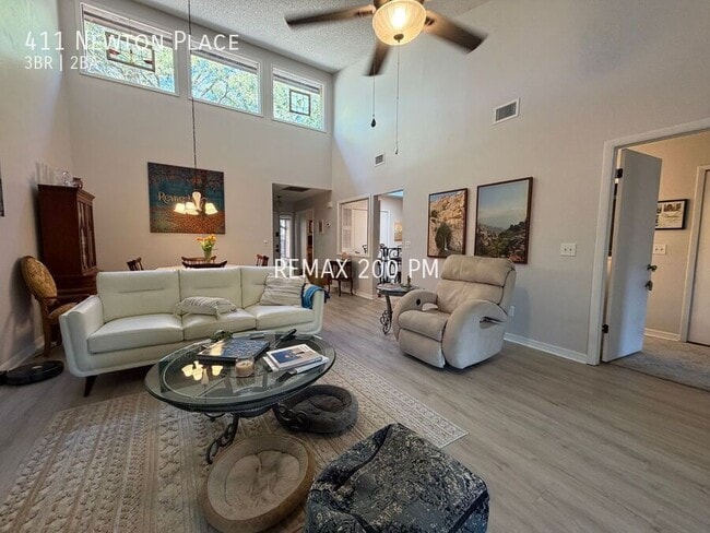 Photo - 411 Newton Pl