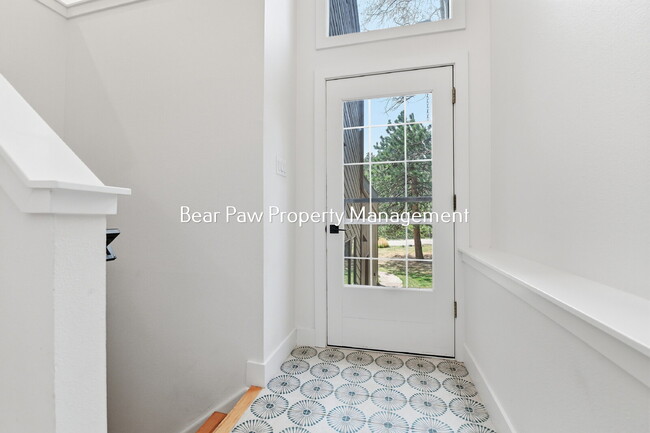 Photo - "Charming North  Evergreen Townhouse" "