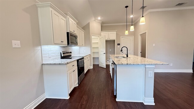 Photo - 704 Ransom Wy