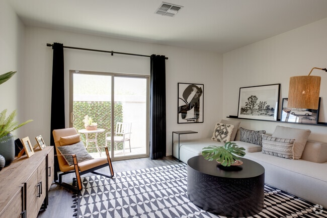 2BR, 2BA - 1,091 SF