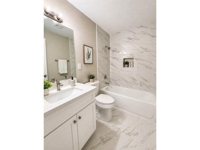 Photo - 8123 Redfern Dr