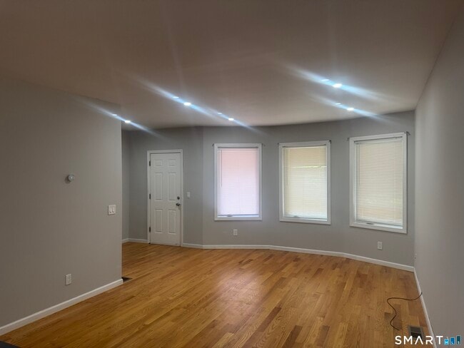Photo - 168-170-170 Kelsey St
