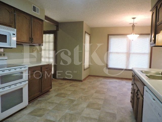 Photo - 2056 Kingsrow Pkwy