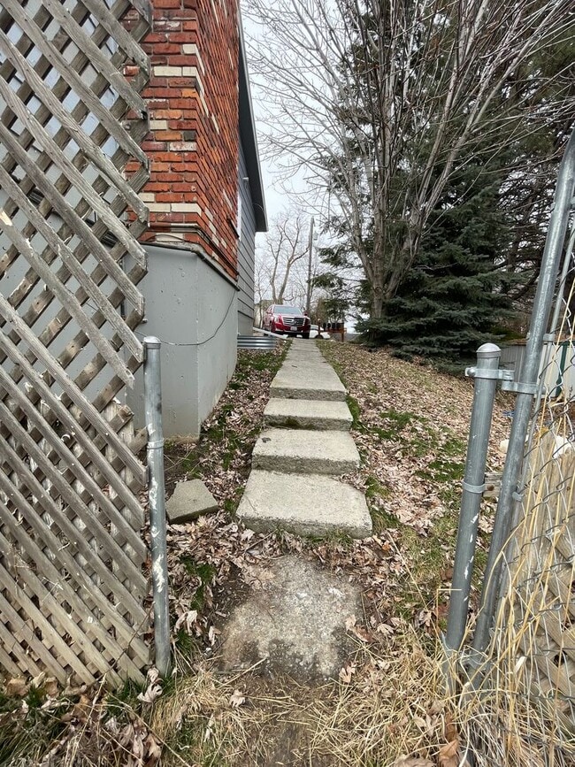 Photo - 1 Bedroom, 1 bath lower basement apartment!