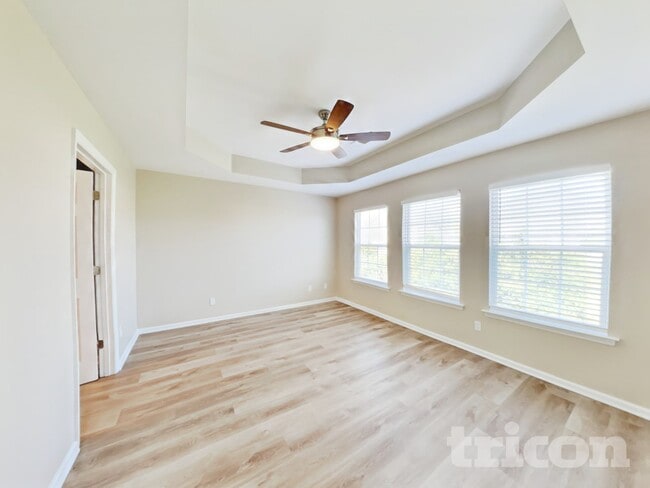 Photo - 1889 Olive Cir