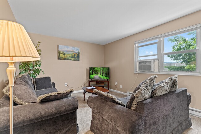 Photo - 278 Broad St