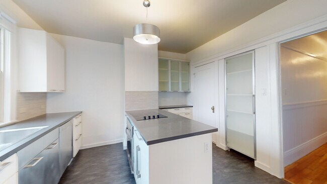 Photo - 1030 Sacramento St