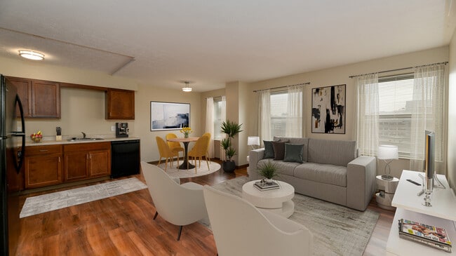 Photo - Commodore Place Apartments