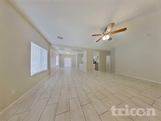 Photo - 442 E Cheyenne Rd