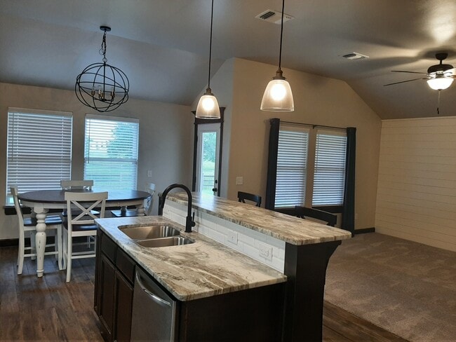 Photo - 4210 W Country Club Dr