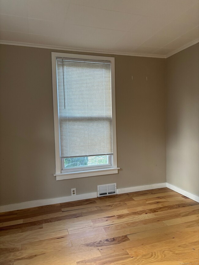 Photo - 41 Bamford Ave Unit 1