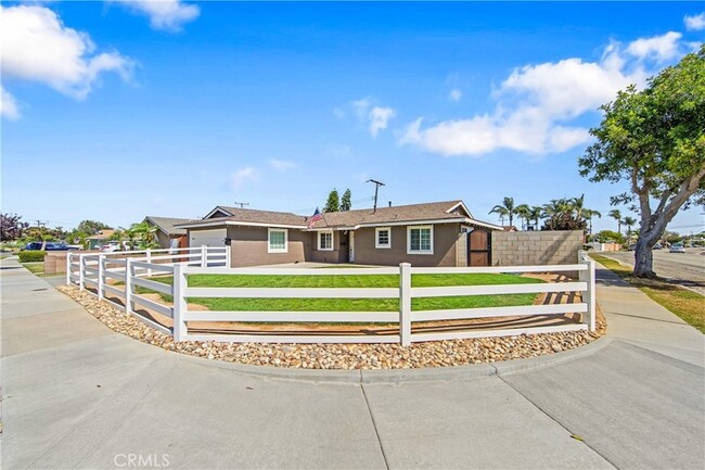 5892 Meadowlark Dr