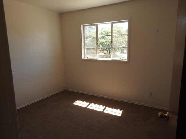 Photo - Uptown Lovely Home for Lease! 3 Bedroom, 2...