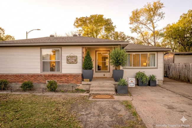 Photo - 1315 Whitley Dr