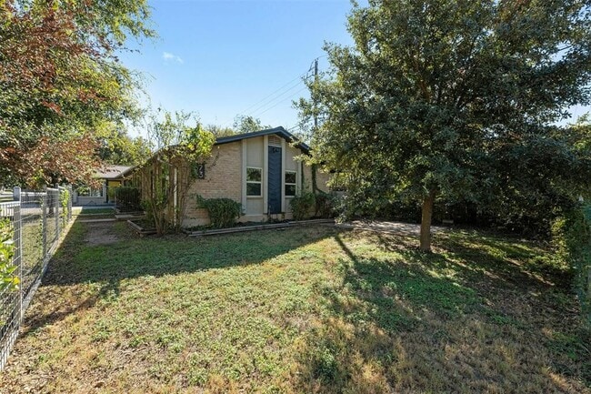 Photo - 3713 Menchaca Rd
