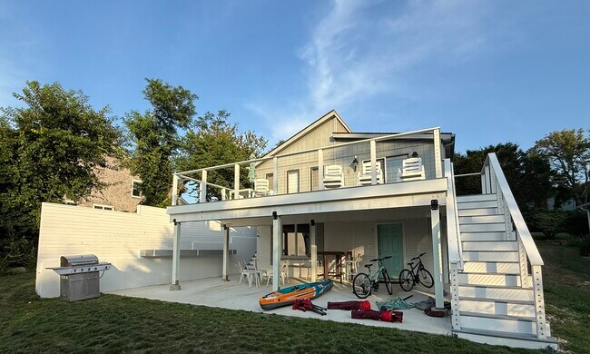 Photo - 930 Sound Shore Rd