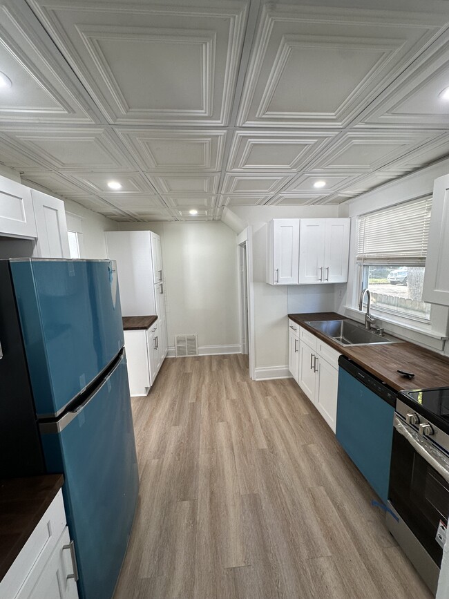 Photo - 1023 Bement St