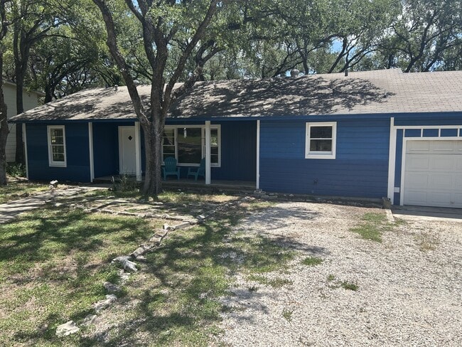 Building Photo - 134 E Hillcrest Dr Rental