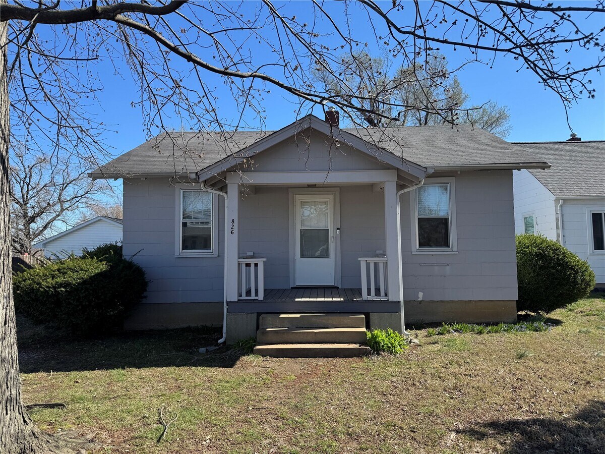 Photo - 826 N Metter Ave