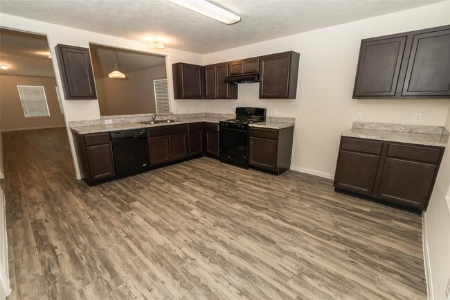 Building Photo - 56 Santa Barbara Dr