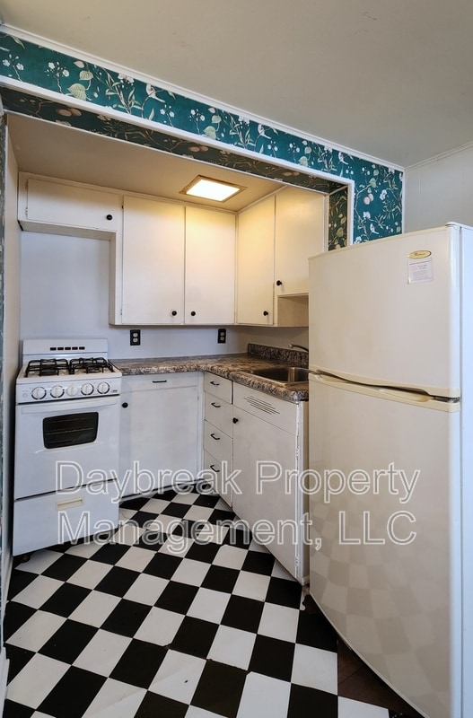 Photo - 1121 2nd Ave S