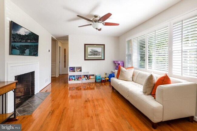 Photo - 8011 Jackson Rd