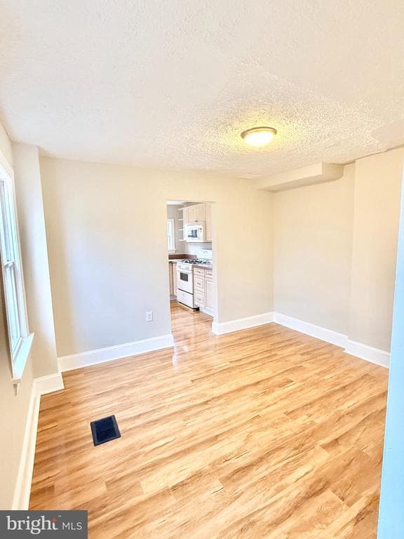 Photo - 666 Jefferson Ave