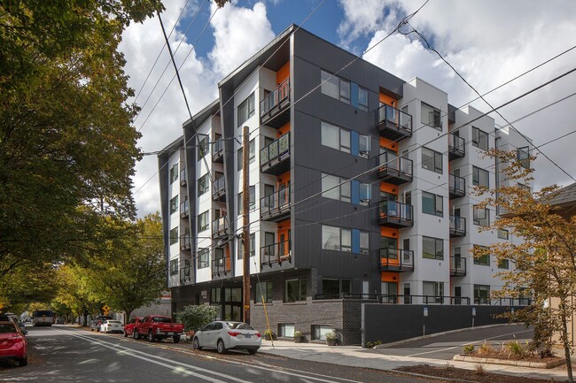 Brio Flats