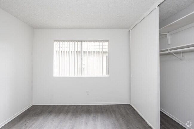 2BR - 1BA - 1,000SF - First Bedroom