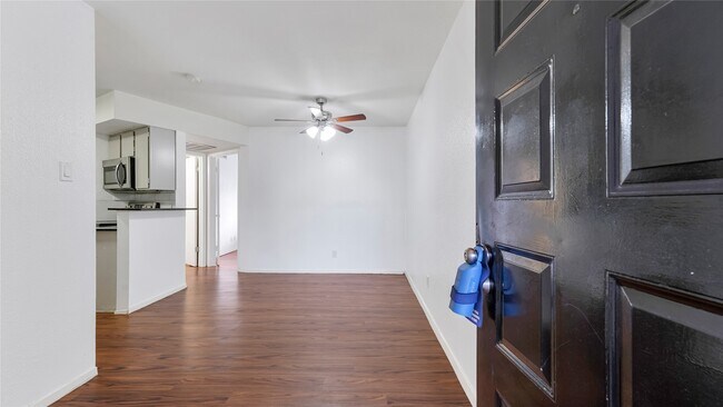 Photo - 10811 Richmond Ave Unidad 101