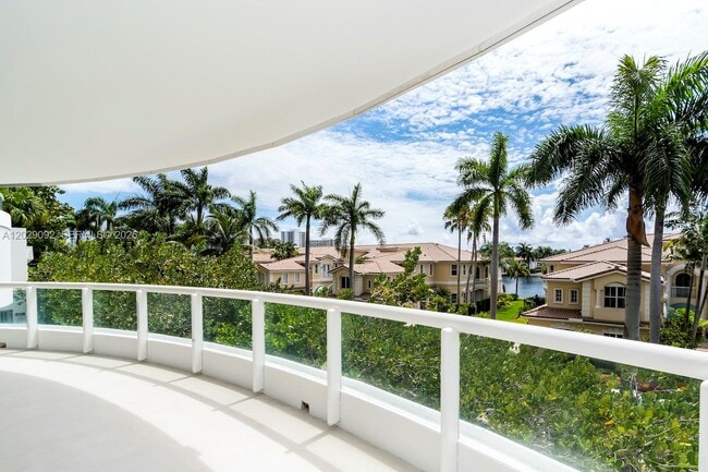 Photo - 21050 NE 38th Ave Unidad 305