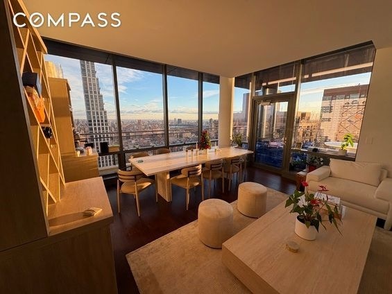 Building Photo - 200 W 67th St