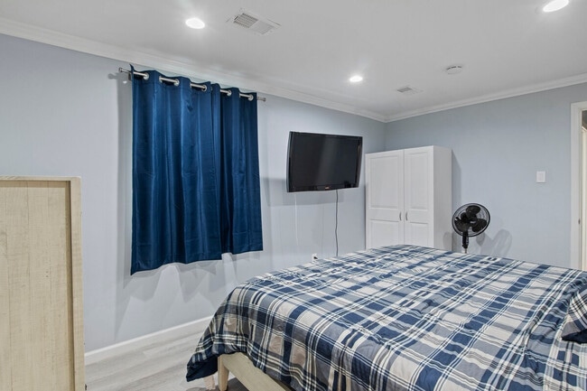 Photo - 229 S Peters Rd Unit SI ID1312615P