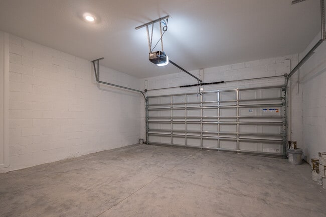 Photo - 2047 Punch Bowl Ave