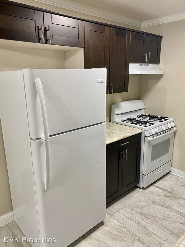 Photo - 202 Williamsburg Dr