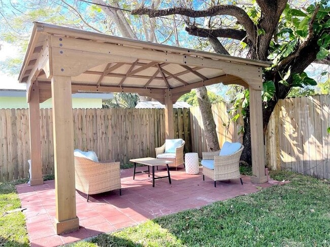 Building Photo - 1500 Davie Blvd