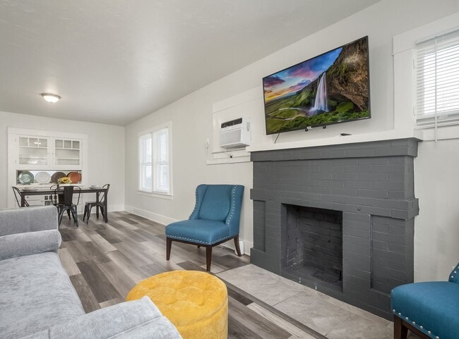 Photo - Cozy 2 bedroom cottage in Tower District