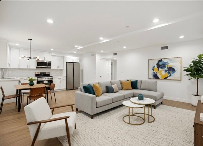 Photo - 4322 Rosewood Ave Unidad 4322