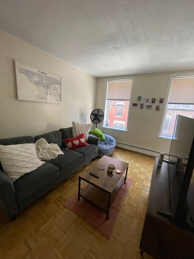 Building Photo - 36 Garden St Unit 2