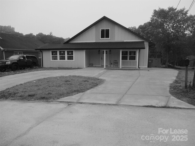 Photo - 723 S Cedar St House