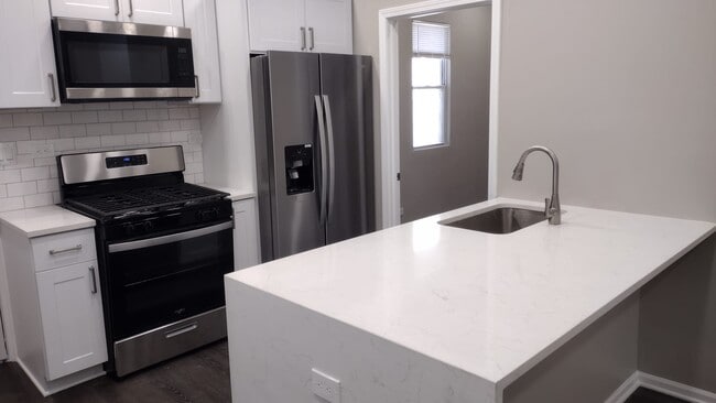 Photo - 1838 S May St Unit Apt 1R