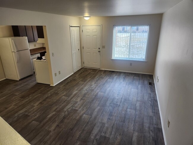 Building Photo - Heritage Glen Townhomes