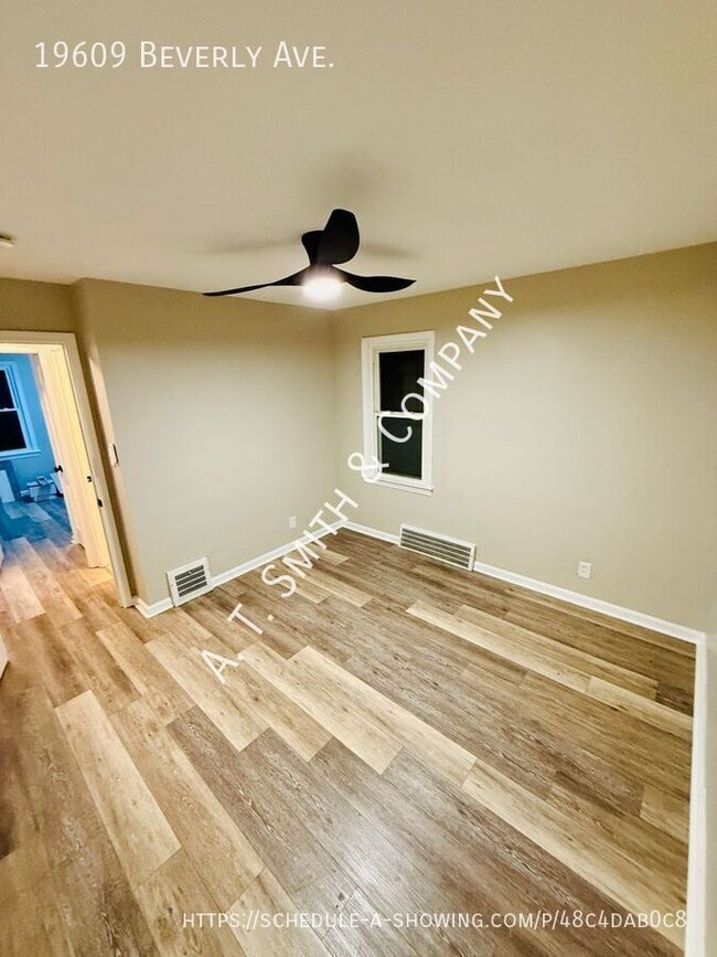 Photo - 19609 Beverly Ave