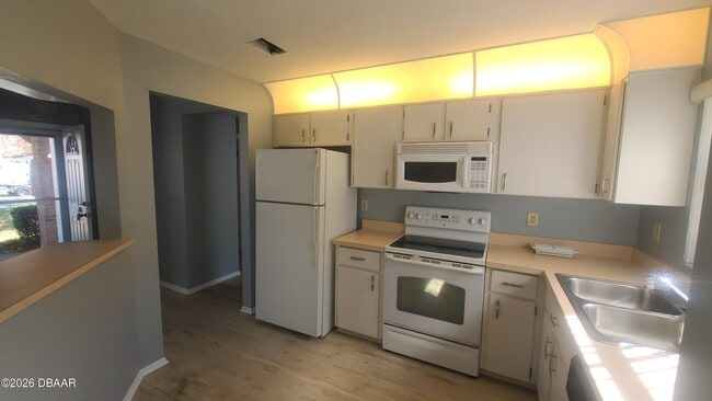 Photo - 428 Sandpiper Ct