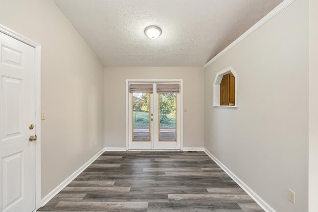 6501 Beaver Ridge Rd