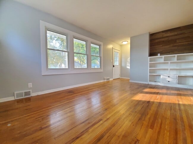 Photo - 1404 9th Ave NE