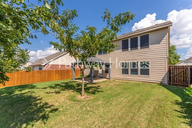 Photo - 212 Hereford Dr